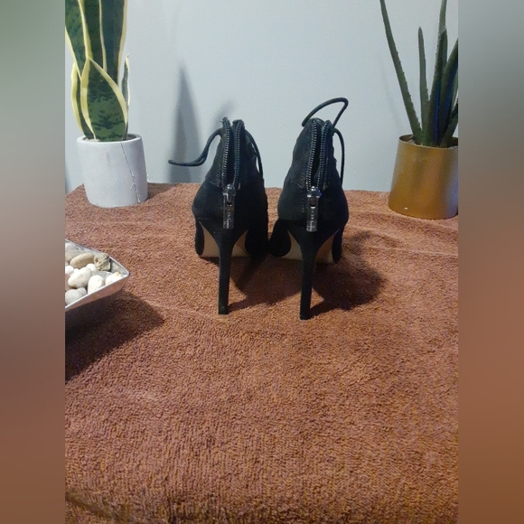 BCBGeneration Women's Black Suede Lace Up Highheel Boots Size 7 4in Heel - Picture 5 of 11